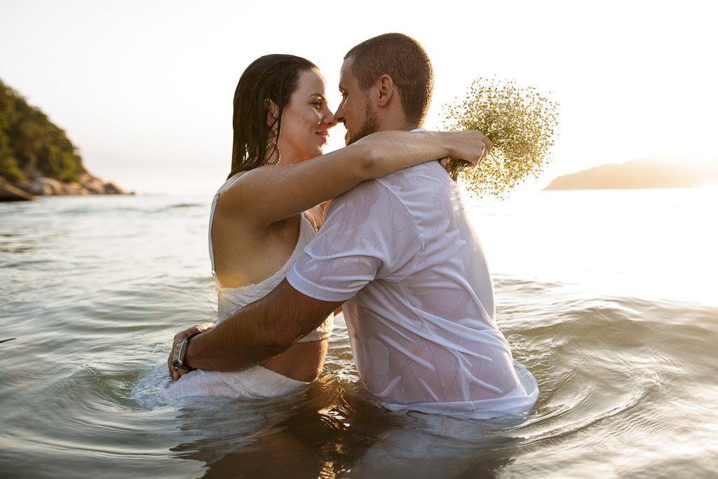 noivos na praia de santos noivos no litoral sul noivos na praia de santos noivos ensaio de noivos 
