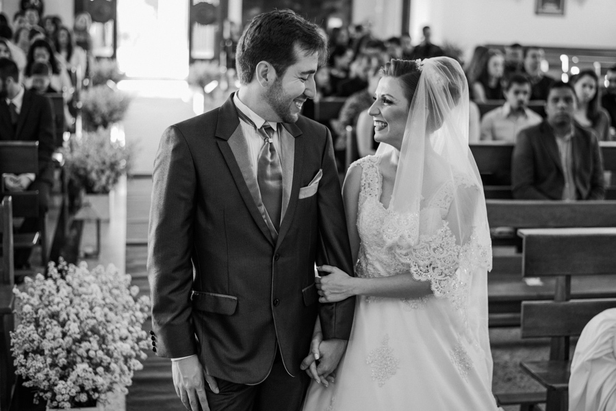 CASAMENTO NA IGREJA CASANDO NA IGREJA EM ITATIBA CASAMENTO NA IGREJA EMOÇÕES DE NOIVOS NOIVOS EMOCIONADOS