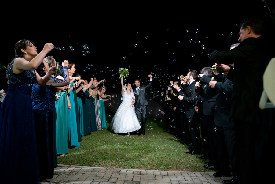 CASAMENTO NA IGREJA CASANDO NA IGREJA EM ITATIBA CASAMENTO NA IGREJA PAI DA NOIVA EMOCIONADO VESTIDO DE NOIVA ESPAÇO VIA VITA