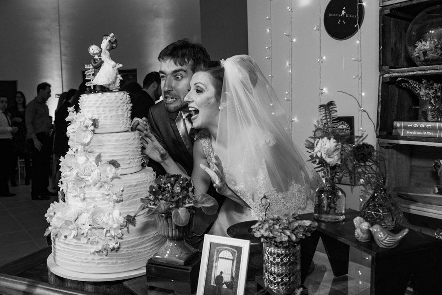 BRINDE COM CERVEJA BRINDANDO COM CERVEJA BRINDE DOS NOIVOS ESPAÇO VIA VITA