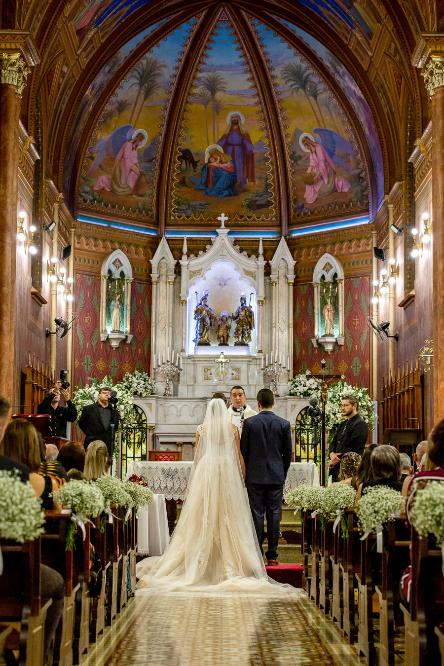 noivas 2019 noivas 2020 casamento recanto gabi fotografo de casamento campinas fotografo brasilerio na itália fotografo de casamento na itália brinde com as madrinhas maquiagem de noiva vestido de noiva casamento catedral de jundiai 