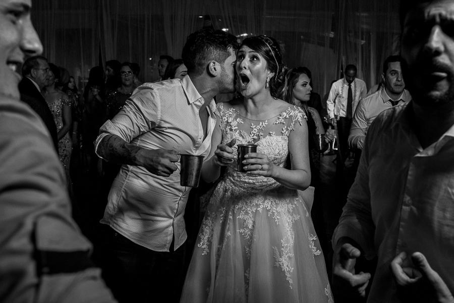 casamento na igreja catedral de jundiai casamento em jundia casamento na catedral de jundiai alice no pais da maravilhas mariella decoradora mariella decorações mariela decor decoradora jundiaí dança dos noivos balada de casamento banda vitrola