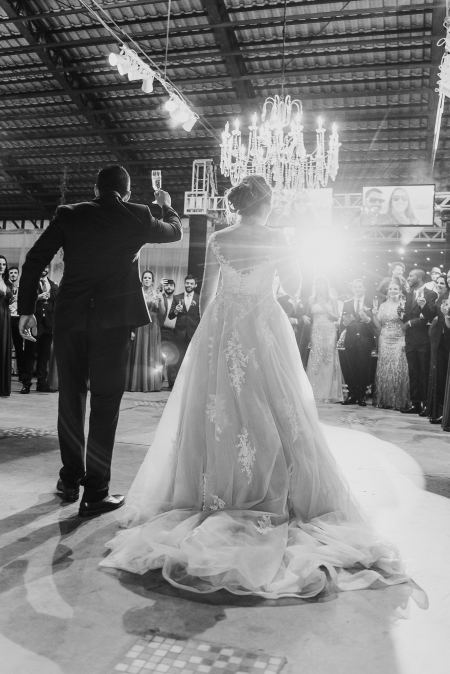 casamento na igreja catedral de jundiai casamento em jundia casamento na catedral de jundiai alice no pais da maravilhas mariella decoradora mariella decorações mariela decor decoradora jundiaí  brinde com os padrinhos 