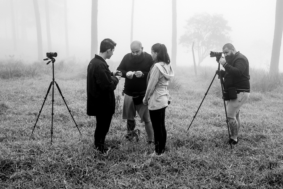 ensaio na montanha ensaio de casais na montanha ensaio pre wedding na montanha ensaio pre wedding no pico olho d'água fotos criativas ensiao de casais fotografo de ensaios na itália elopement wedding casamento á dois  viking produtora filme de casamento
