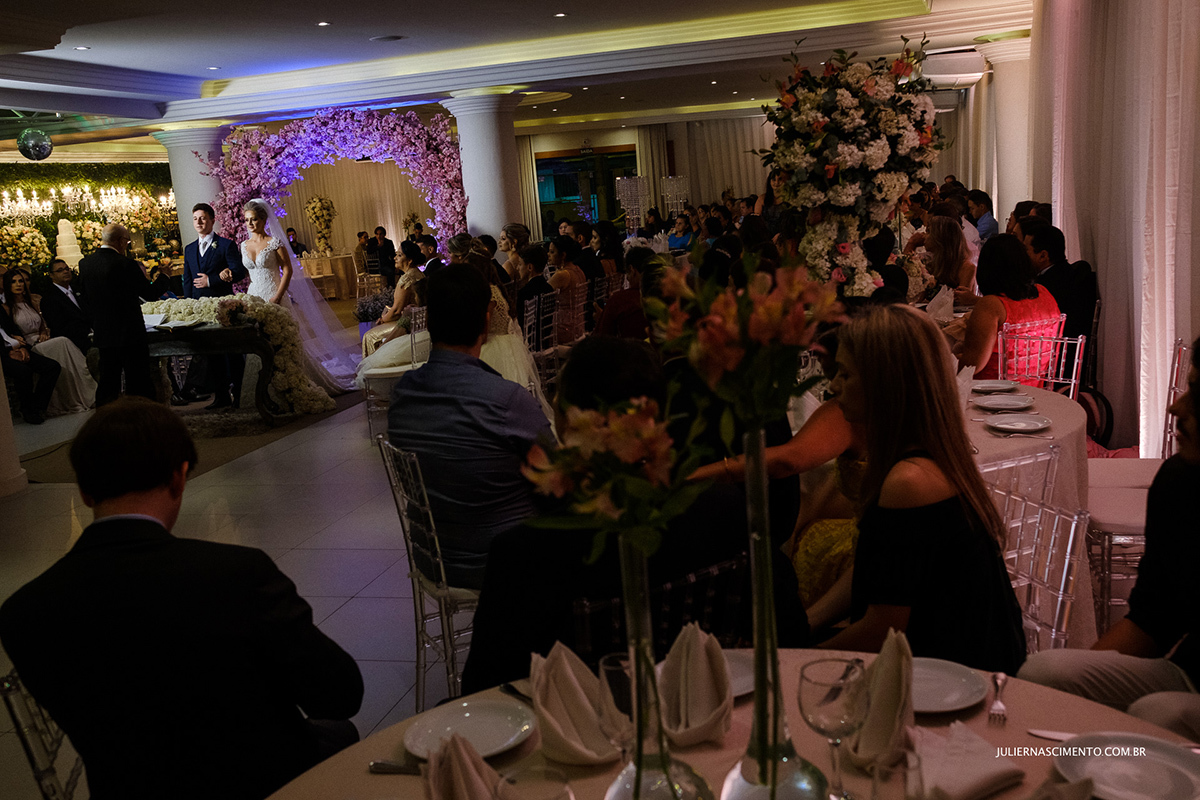 Foto do cerimonial Vilani em Vitória-es, durante um casamento a noite no mesmo local da festa de casamento