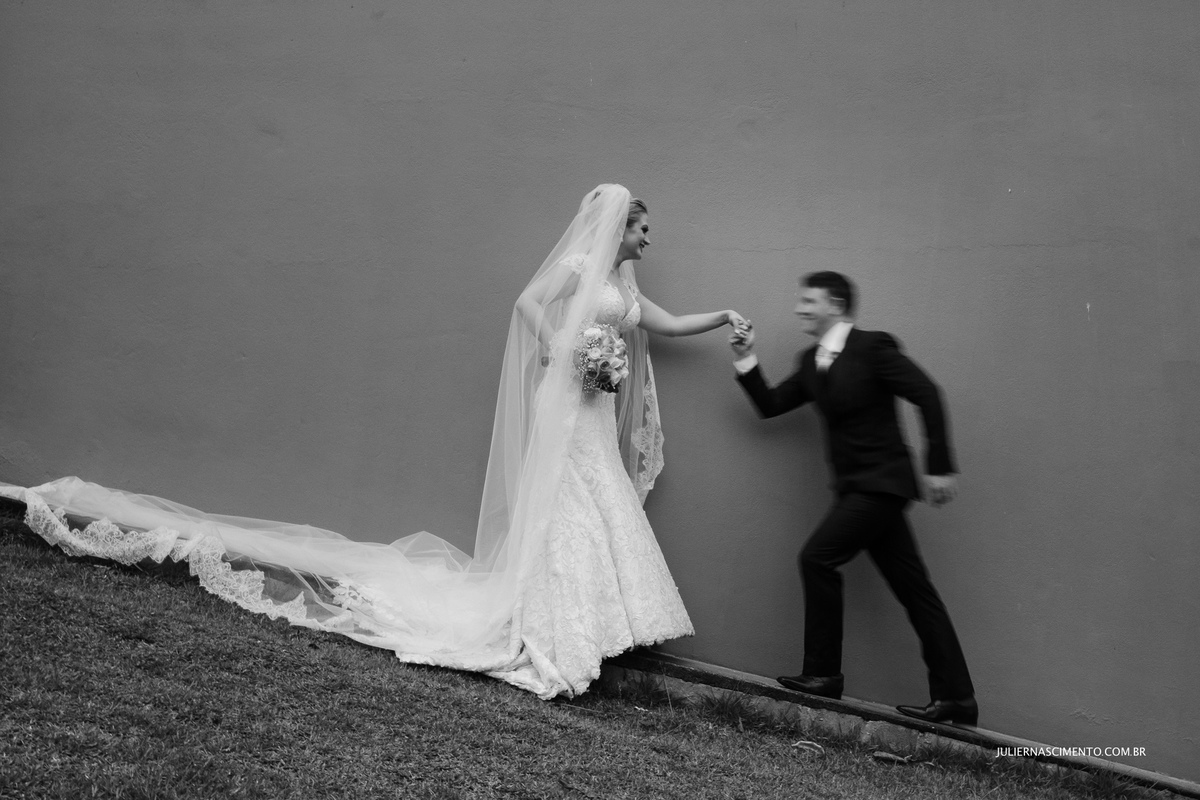foto de noivos em ensaio externo de pós casamento no sítio santa lucia em santa teresa-es