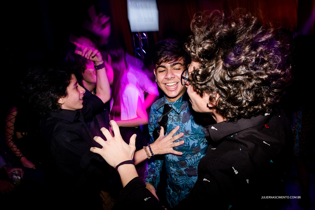 foto de balada numa festa de 15 anos