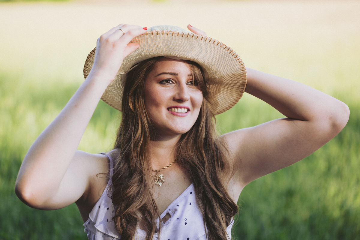 pré casamento noiva de chapéu 