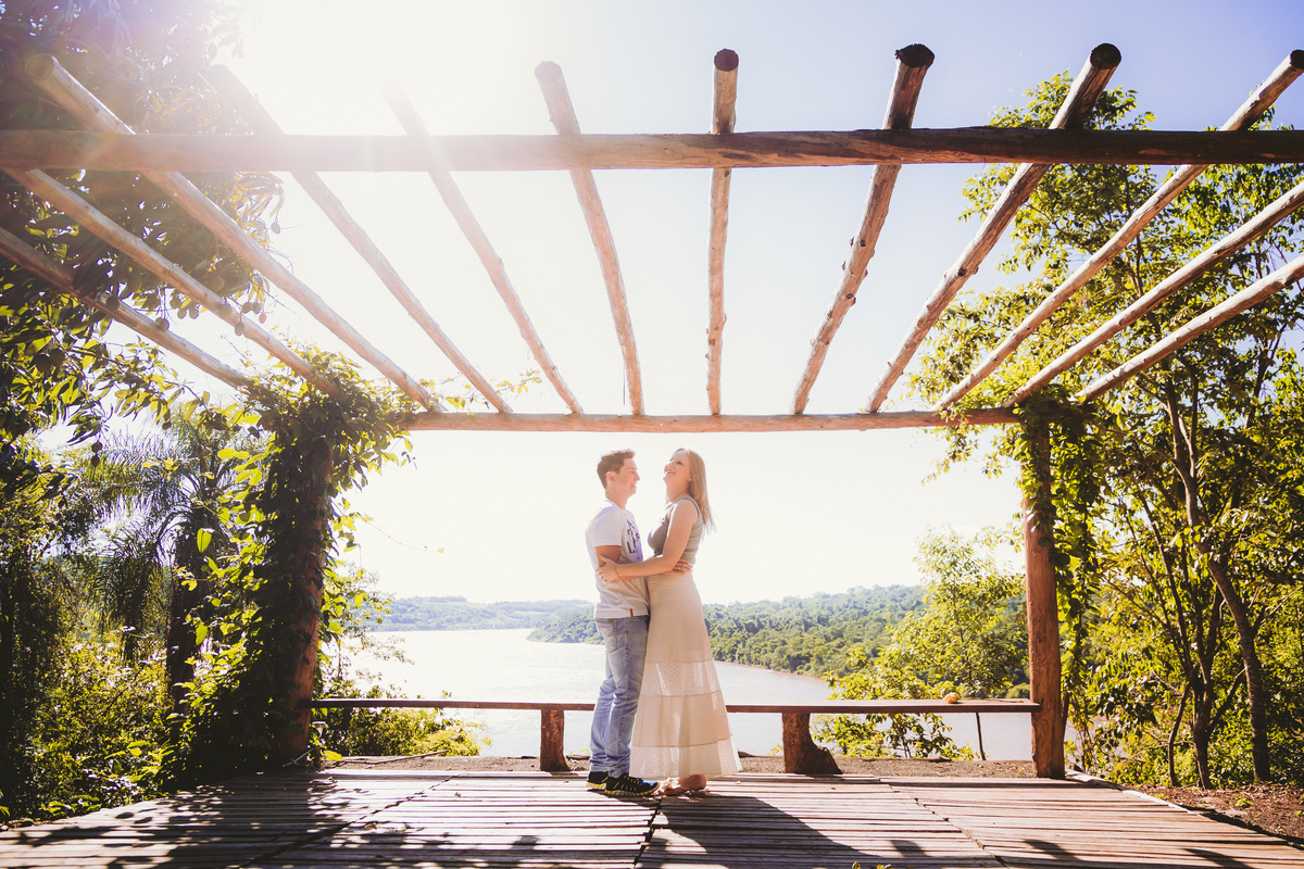 Angela e Ricardo Ensaio casal rio iguaçu Paraná gazebo rio iguaçu amor love 
