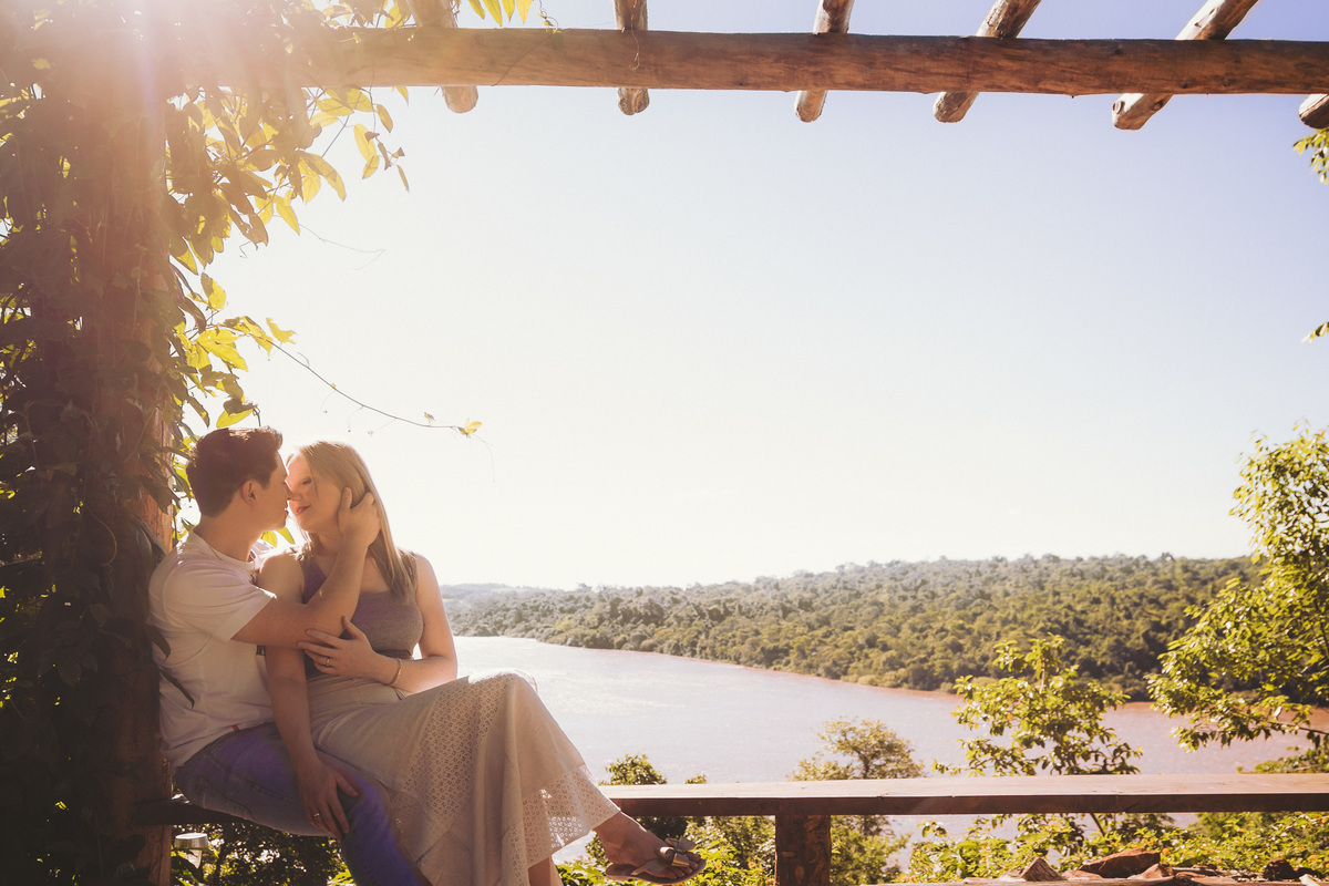 Angela e Ricardo Ensaio casal rio iguaçu Paraná  Gazebo santados Love 