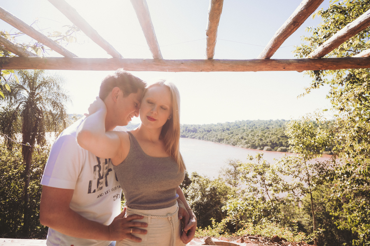 Angela e Ricardo Ensaio casal Gazebo  rio iguaçu recanto colussi natureza 