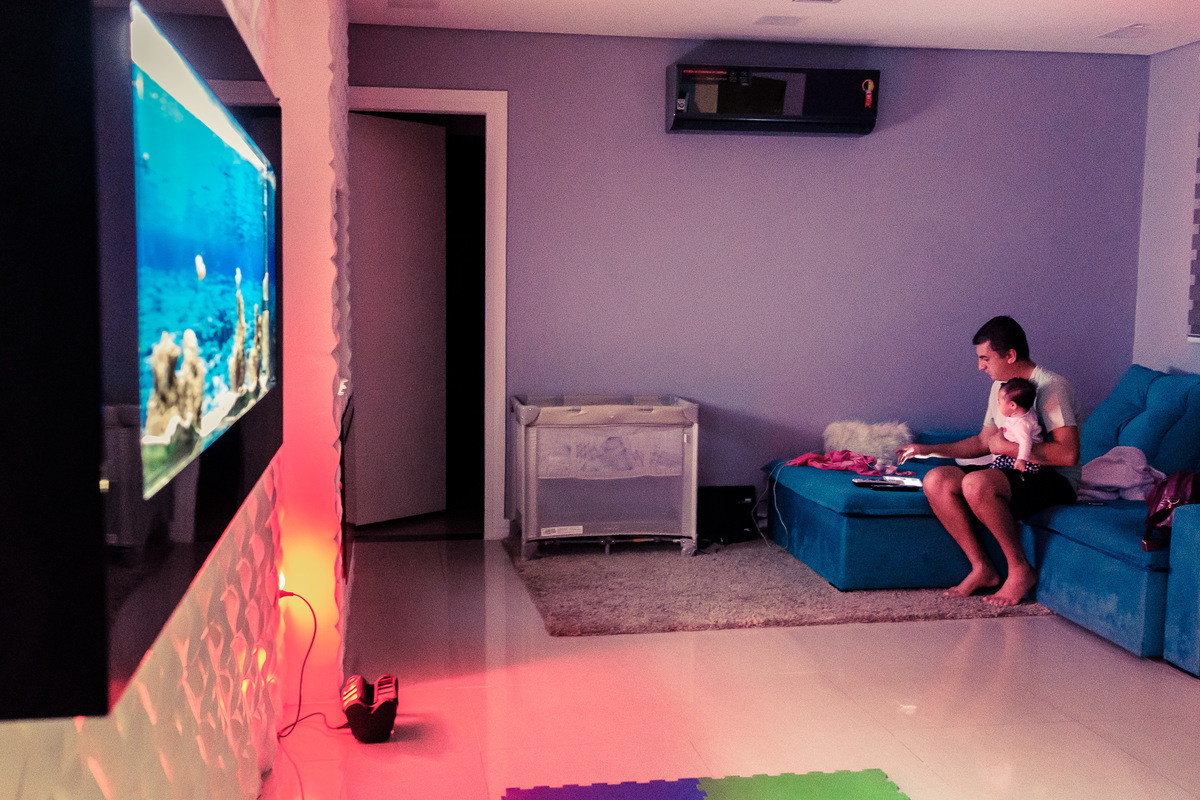 Fotografia Documental de Família. Pai, mãe e filha, menina bebê. Book da vida de uma família em 24 horas de registro, um dia na vida que guarda as memórias da família que vão levar para gerações. 