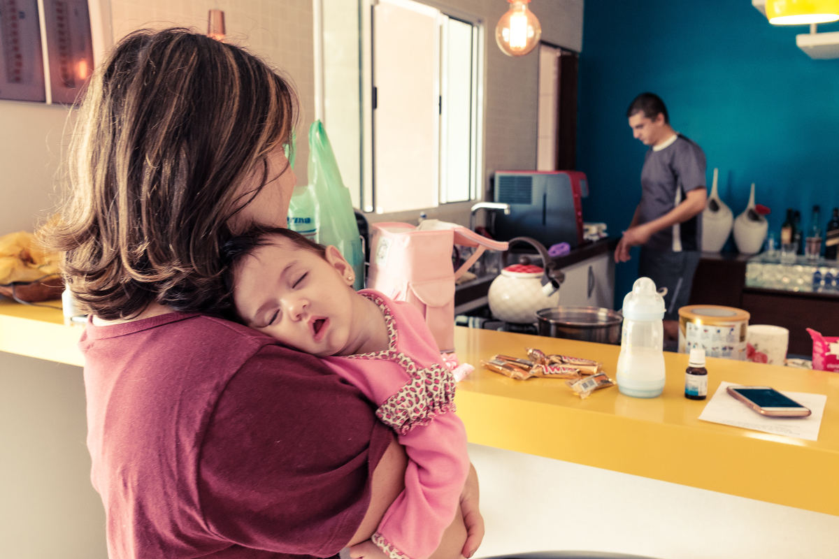 Fotografia Documental de Família. Pai, mãe e filha, menina bebê. Book da vida de uma família em 24 horas de registro, um dia na vida que guarda as memórias da família que vão levar para gerações. 