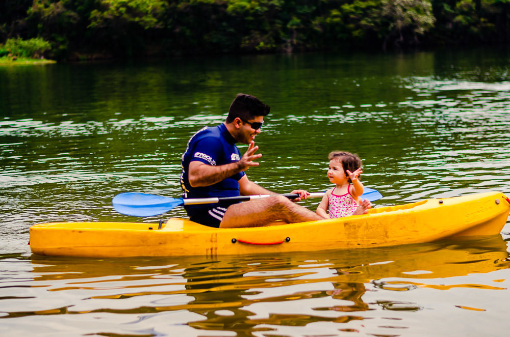 Fotografia documental de família, rotina e essência da família. 24 horas, um dia na vida. Pai, mãe, filhas, álbum, book da história da família.