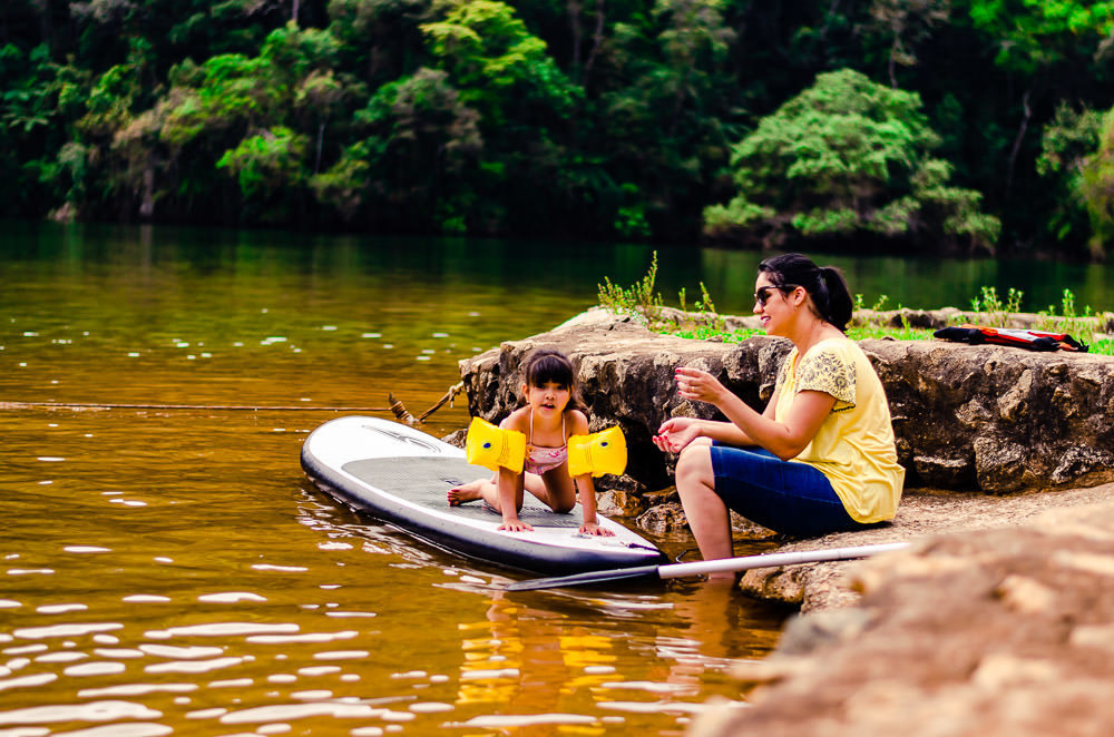 Fotografia documental de família, rotina e essência da família. 24 horas, um dia na vida. Pai, mãe, filhas, álbum, book da história da família.