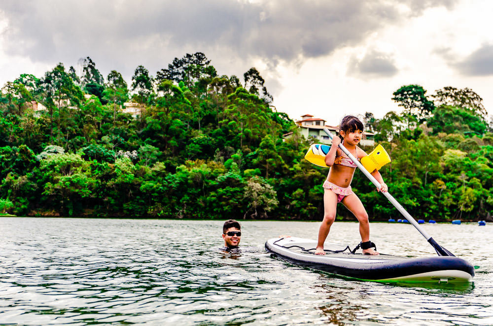 Fotografia documental de família, rotina e essência da família. 24 horas, um dia na vida. Pai, mãe, filhas, álbum, book da história da família.