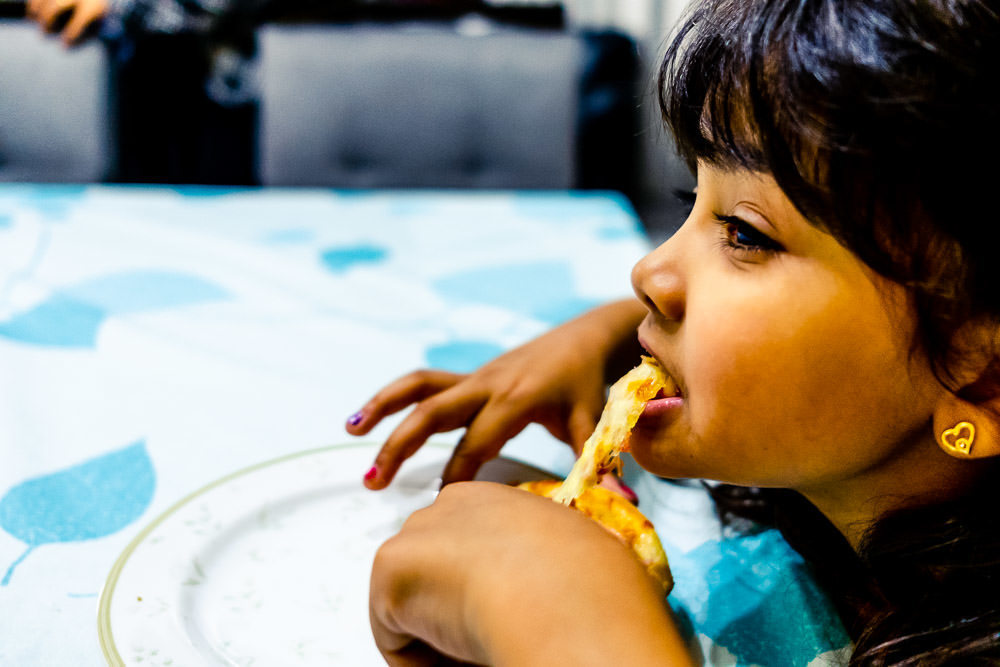 Fotografia documental de família, rotina e essência da família. 24 horas, um dia na vida. Pai, mãe, filhas, álbum, book da história da família.
