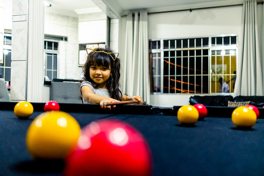 Fotografia documental de família, rotina e essência da família. 24 horas, um dia na vida. Pai, mãe, filhas, álbum, book da história da família.