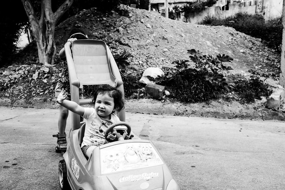 Fotografia documental de família, rotina e essência da família. 24 horas, um dia na vida. Pai, mãe, filhas, álbum, book da história da família.