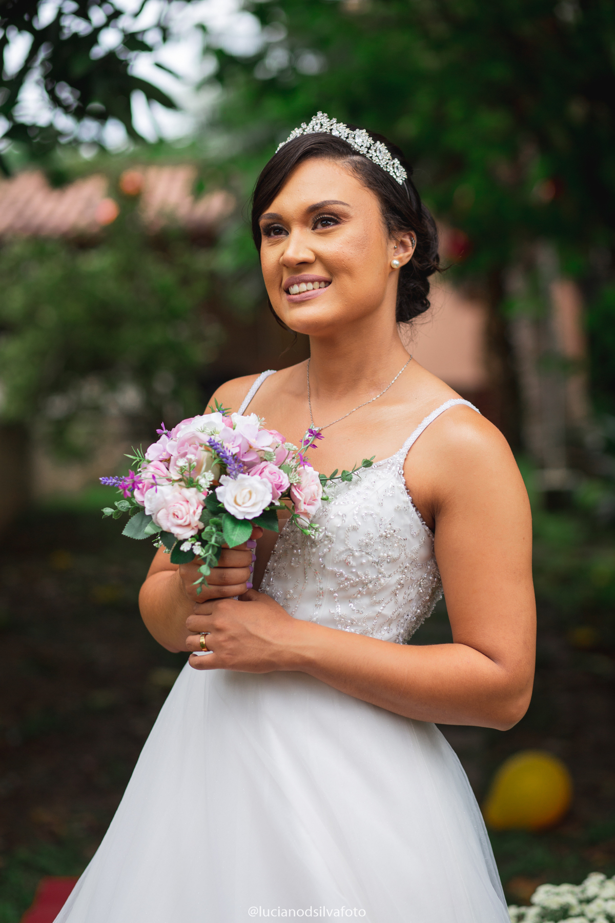 Noiva com o Buquê de flores