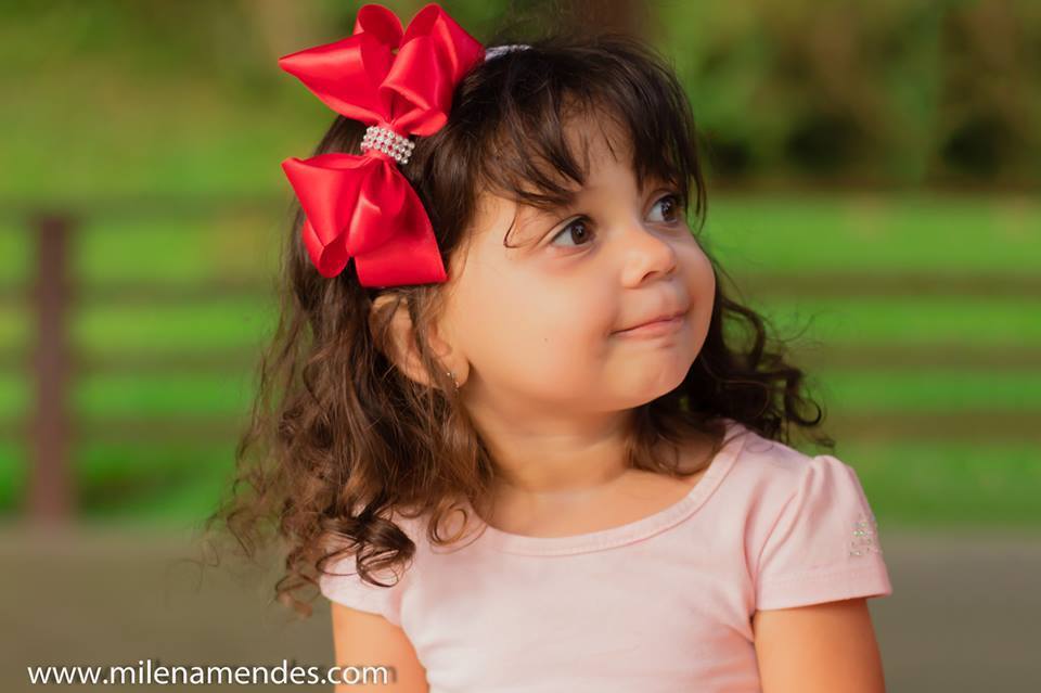 Book Mãe e filha Curitiba Milena Mendes, foto de criança sorrindo