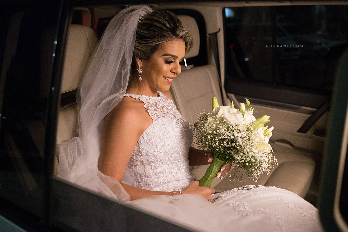 Noiva no carro