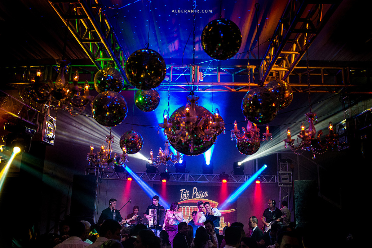 Casamento Kalliane e Wellisson na Catedral de Sant'Ana e Cellebre Recepções em Caicó. Circuito Musical tocando no casamento.