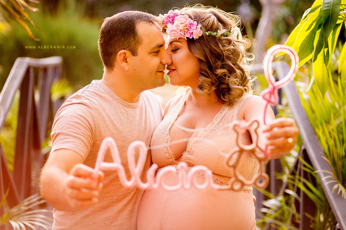 Ensaio de Gestante com nome do bebê. Chalés dos Cajueiros.