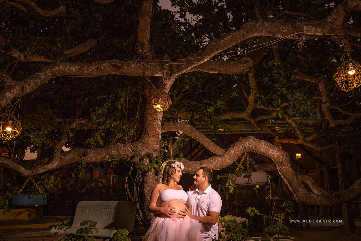 Ensaio de Gestante. Chalés dos Cajueiros. Árvores.