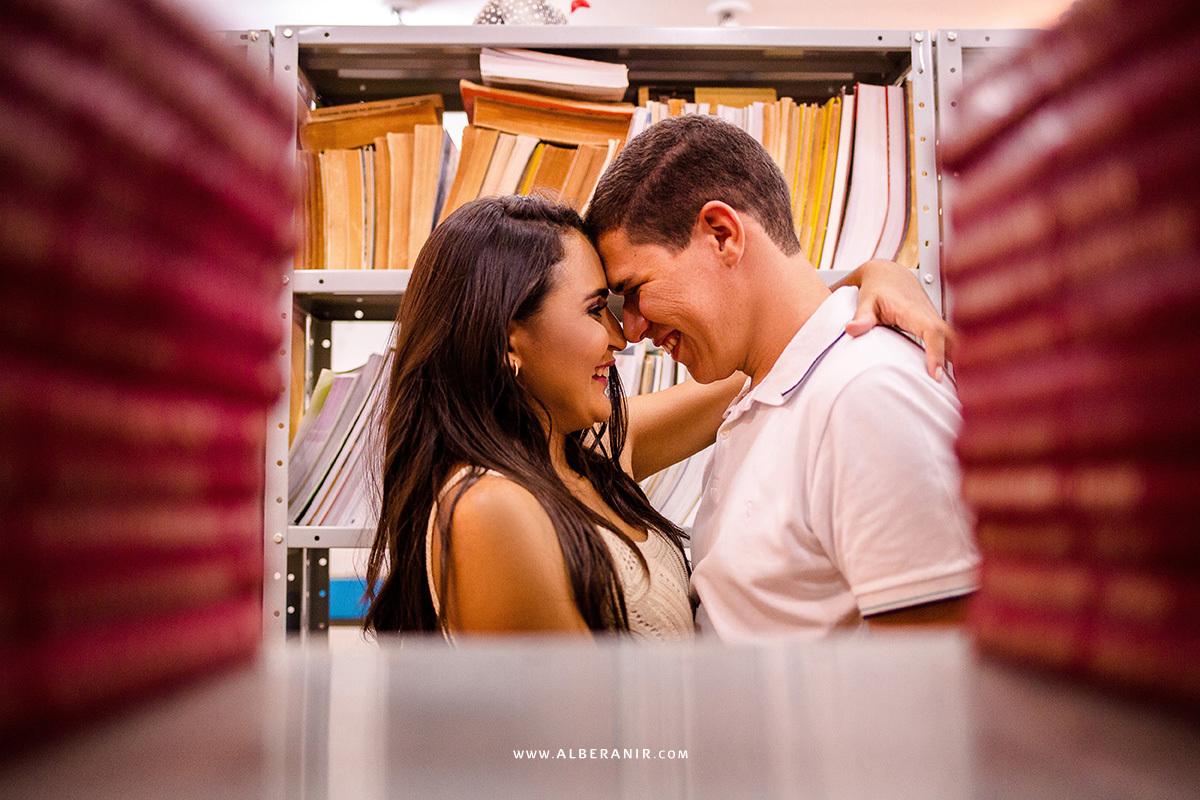 Ensaio Pré-casamento de Iara e Hamon em Timbaúba dos Batistas. Fotos em Biblioteca.