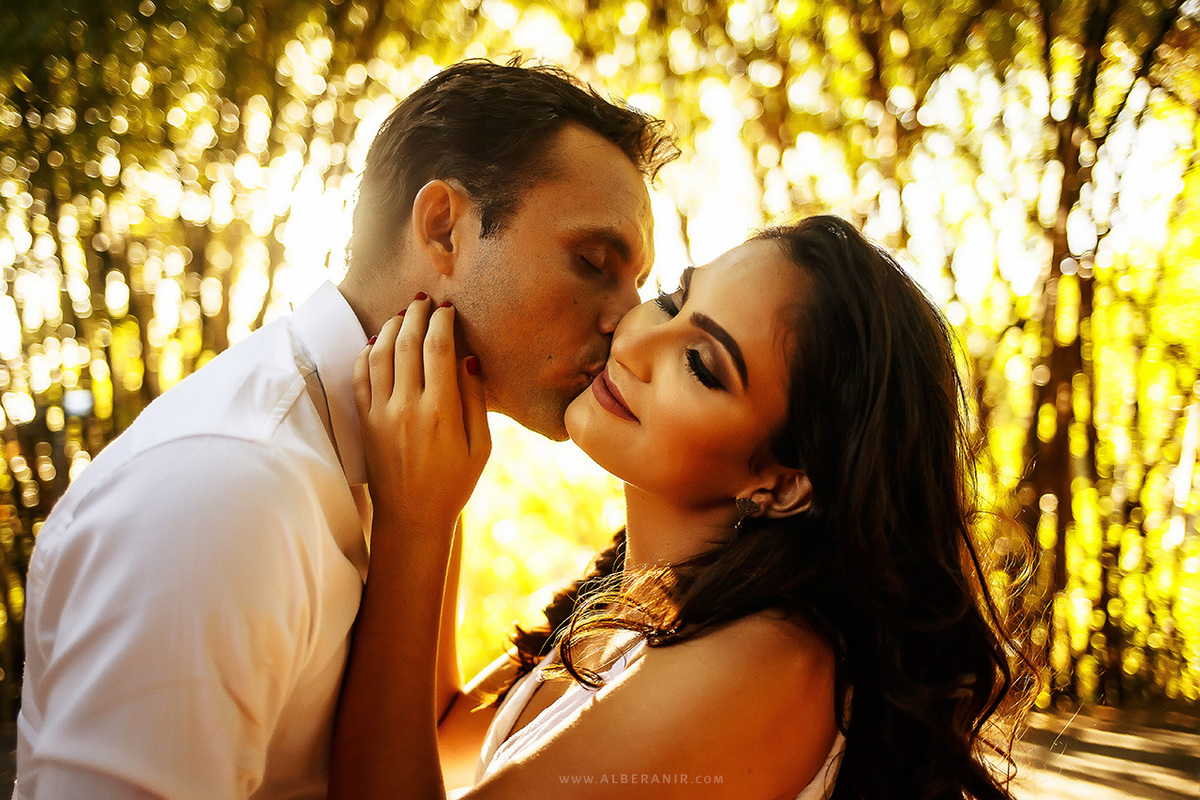 Ensaio de Luana e Wanderley Filho em Lucena e João Pessoa / PB. Fotos no Bambuzal, Praia, Ruínas e em meio a árvores.