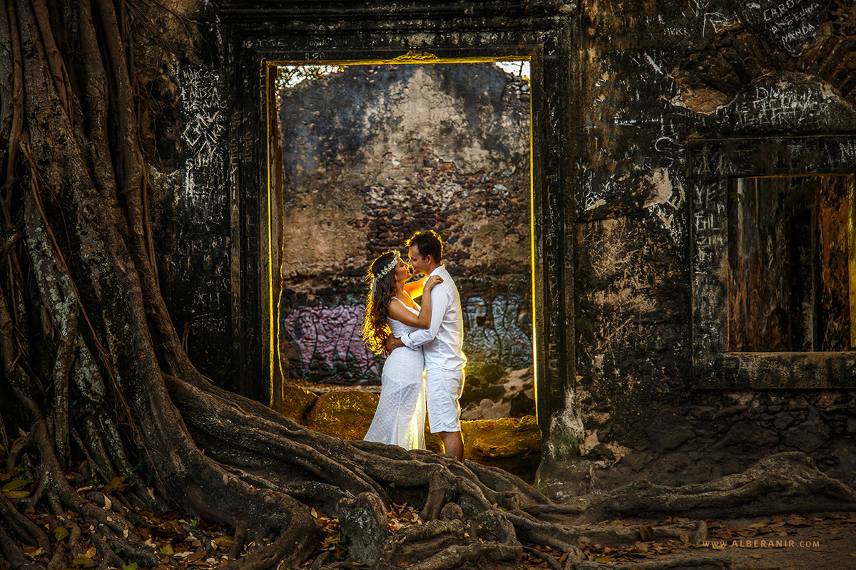 Ensaio de Luana e Wanderley Filho em Lucena e João Pessoa / PB. Fotos no Bambuzal, Praia, Ruínas e em meio a árvores.