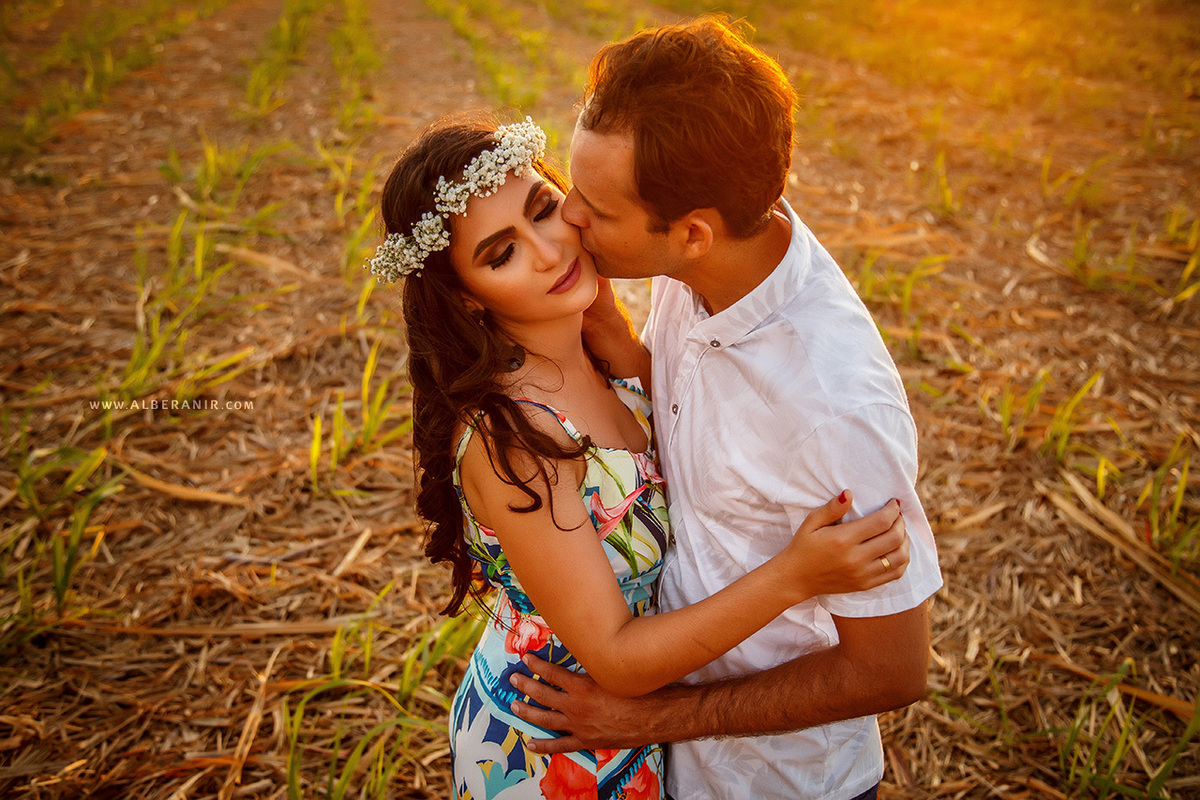 Ensaio de Luana e Wanderley Filho em Lucena e João Pessoa / PB. Fotos no Bambuzal, Praia, Ruínas e em meio a árvores.