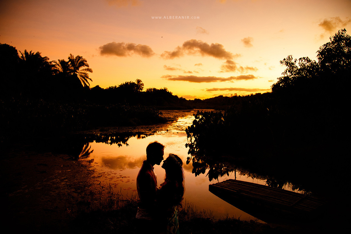 Ensaio de Luana e Wanderley Filho em Lucena e João Pessoa / PB. Fotos no Bambuzal, Praia, Ruínas e em meio a árvores.