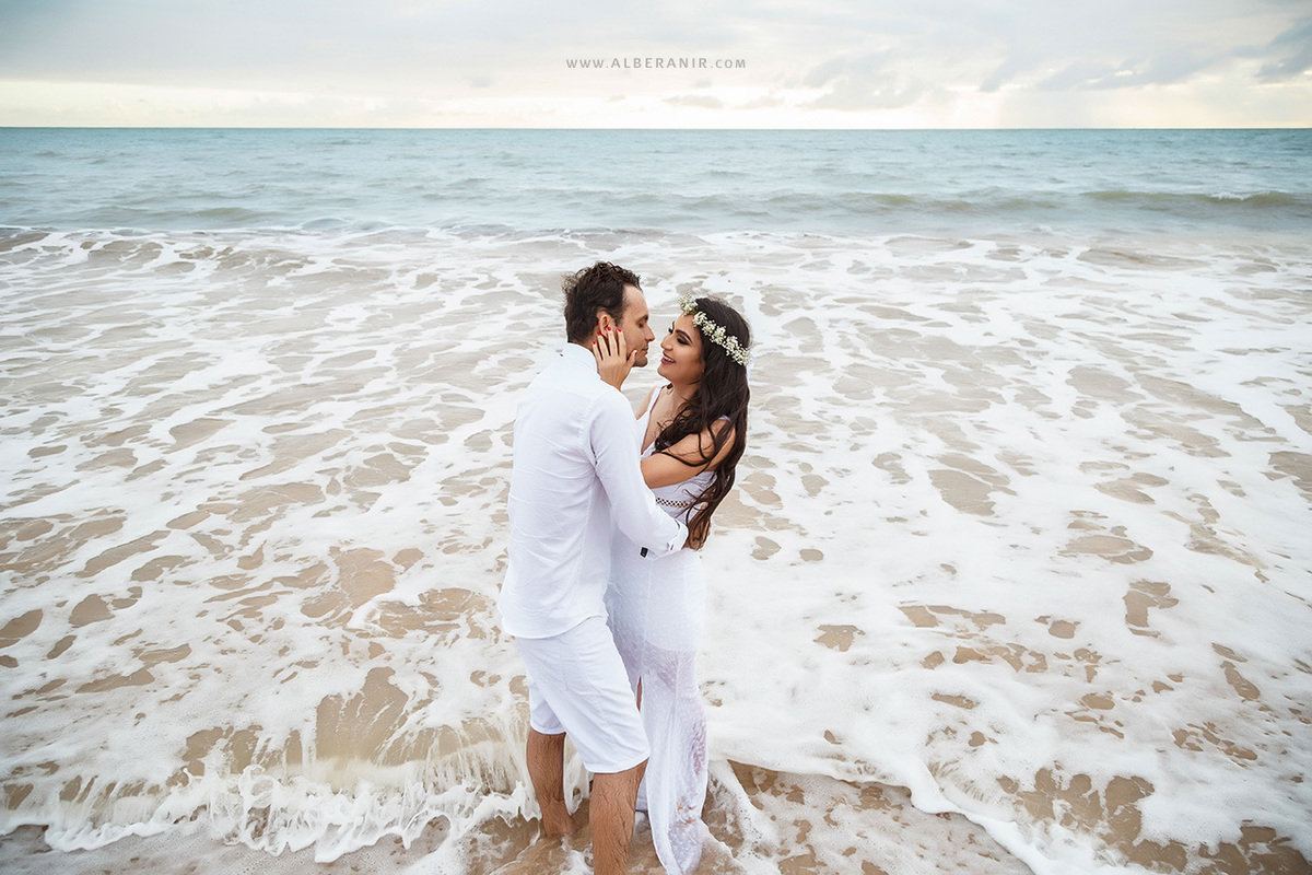 Ensaio de Luana e Wanderley Filho em Lucena e João Pessoa / PB. Fotos no Bambuzal, Praia, Ruínas e em meio a árvores.