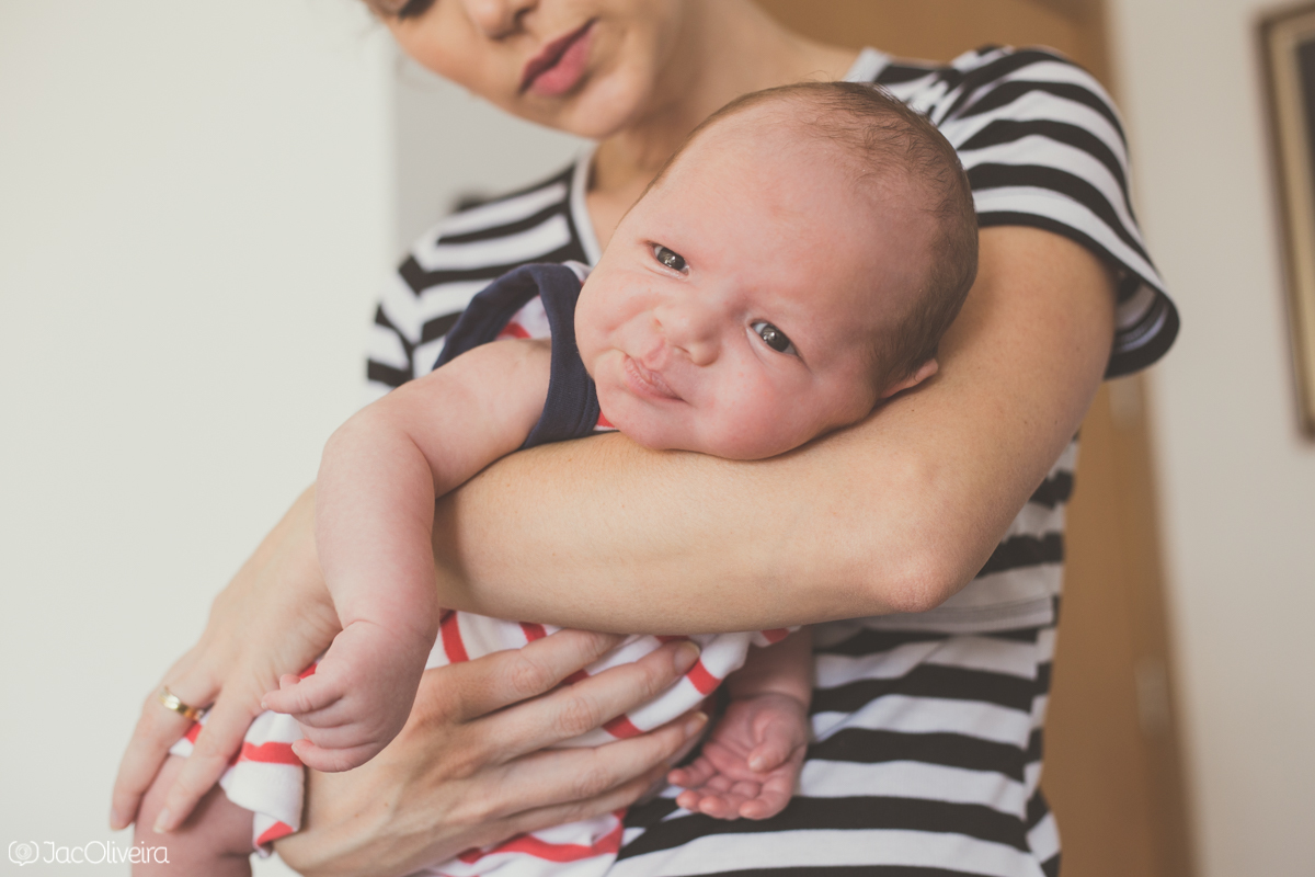bebê preguiçoso careca roupa listrada