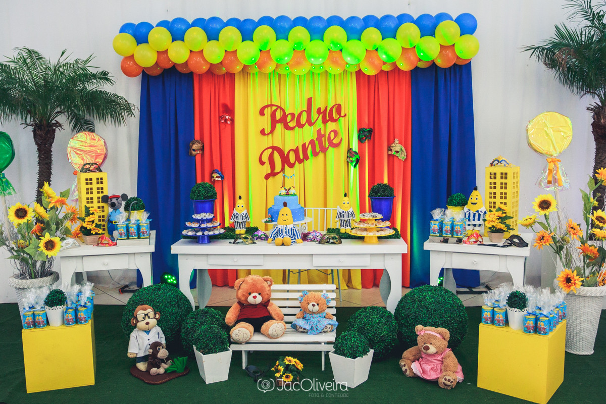 mesa do bolo bananas de pijamas