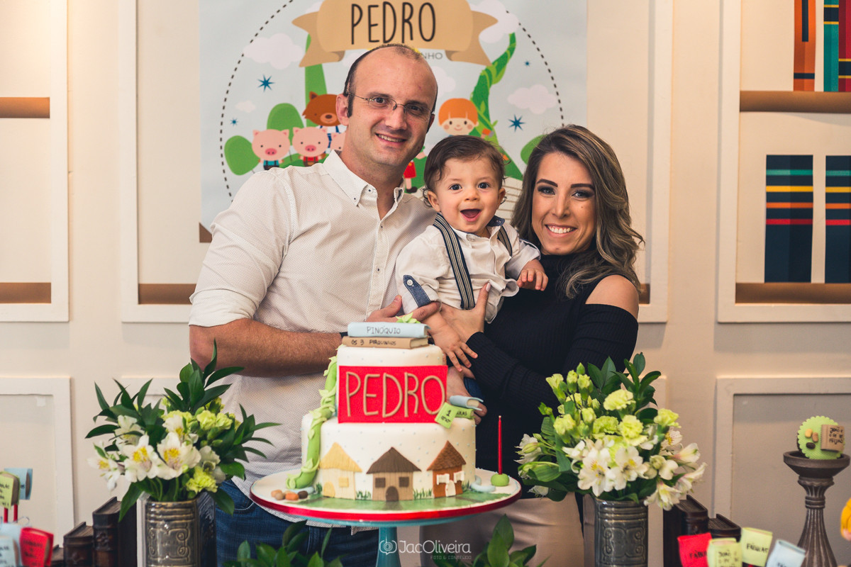 fotografia do aniversário com pais e menino