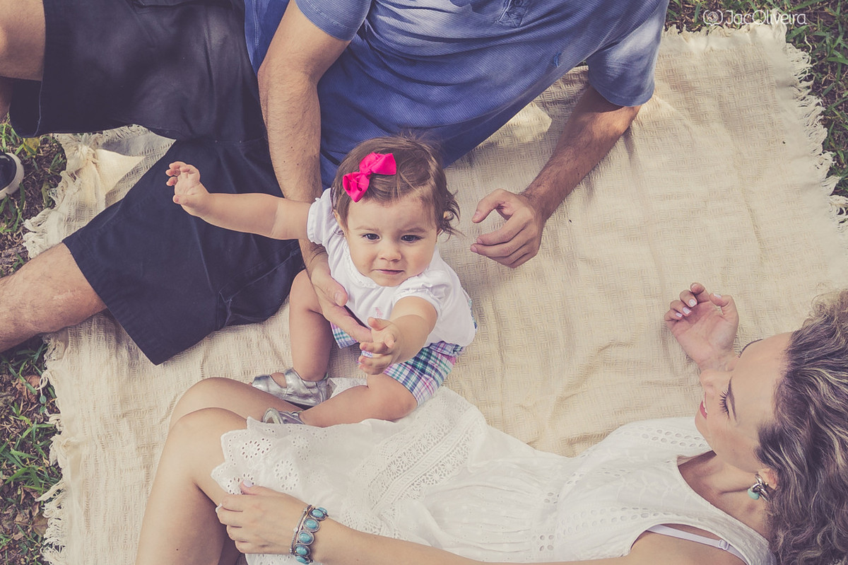 ensaio de familia no jardim botanico bebê brincando