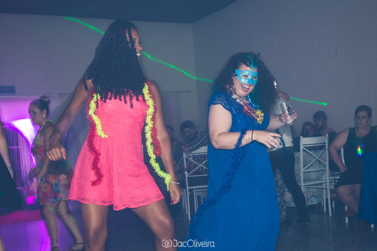 formanda e convidada na pista