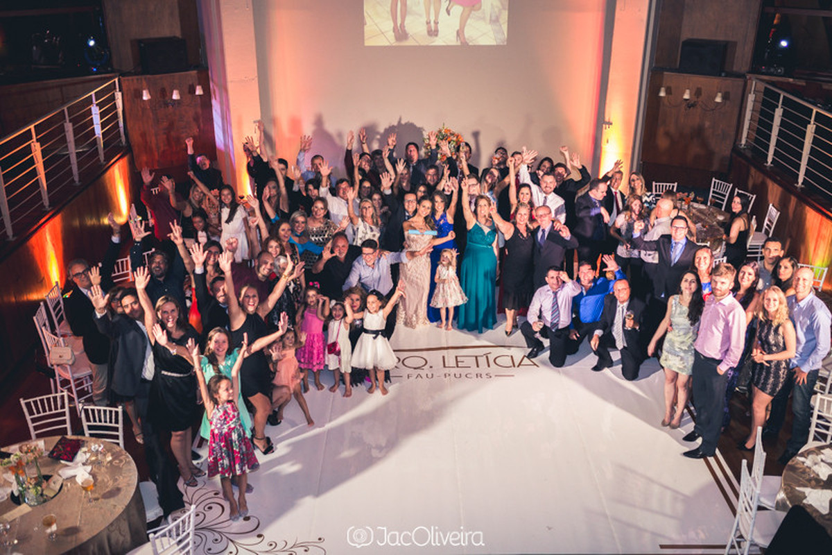 todos os convidados na mesma foto