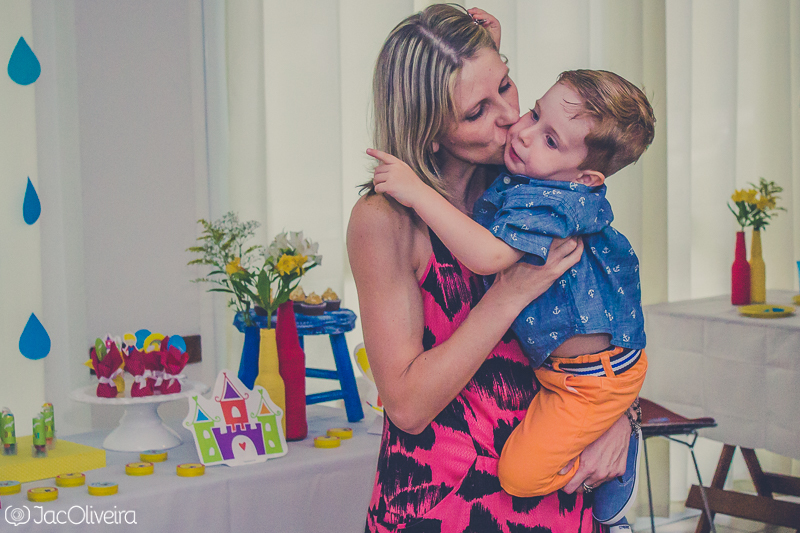 fotografia mãe e filho coloridos