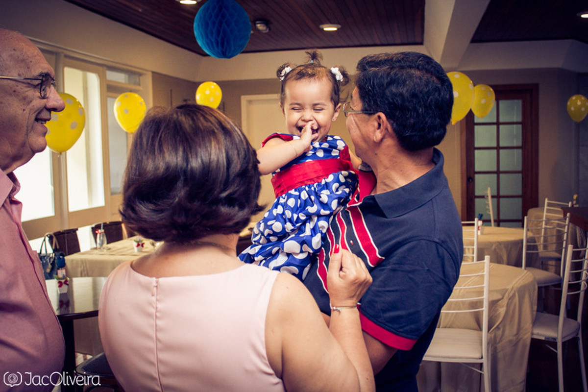fotografia de aniversário infantil com avós