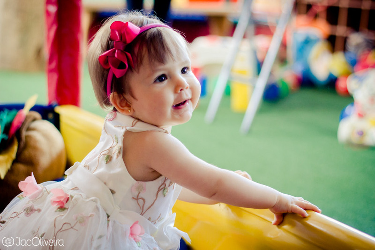 fotografia infantil da isabela na piscina de bolinhas