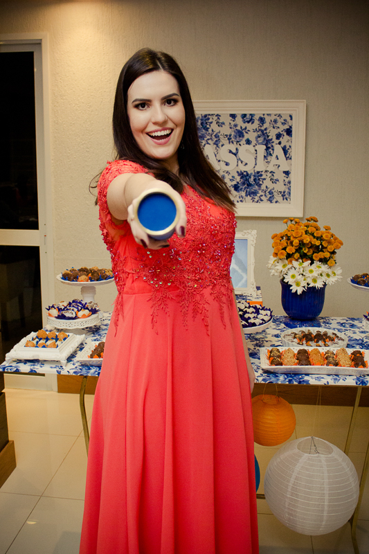 retrato cassia ribeiro com diploma