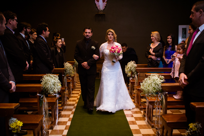 fotografo casamento porto alegre vila flores noiva entrando na capela