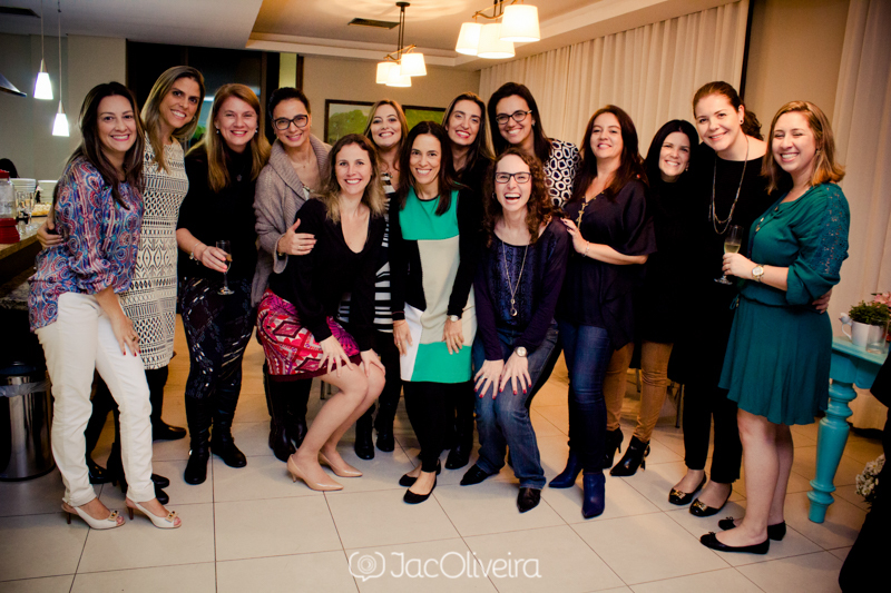 foto das amigas no chá de bebê luiza