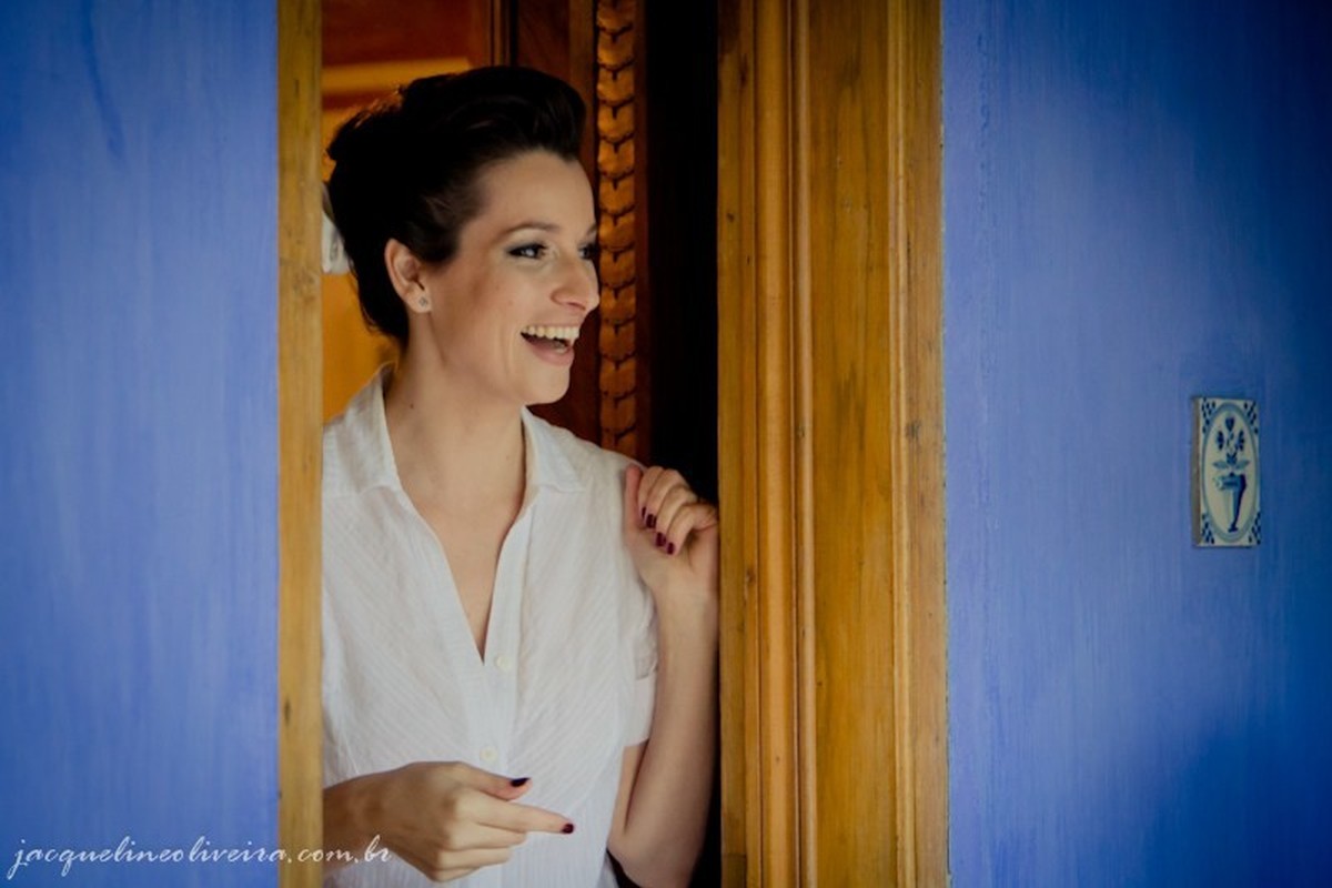 fotografo casamento porto alegre pelotas rs noiva rachel na porta do quarto