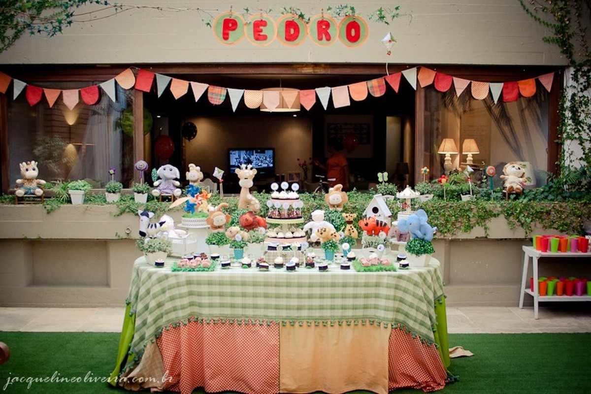 mesa do bolo chá de bebê do pedro