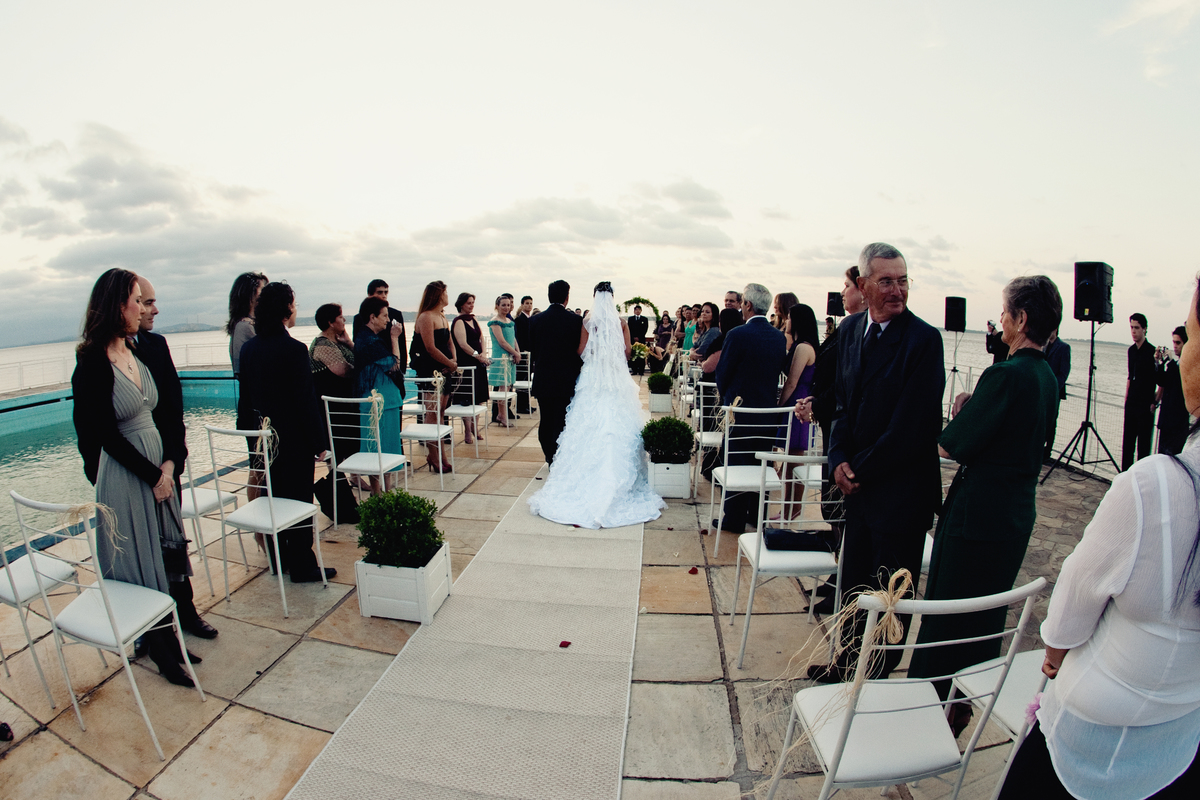 noiva entrando com o pai cerimonia fotografo casamento porto alegre